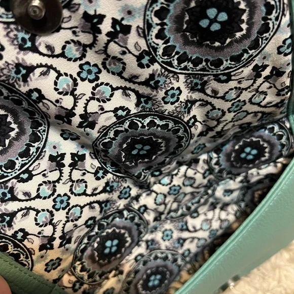 RARE Vera Bradley Leather Crossbody Bag - Picture 3 of 10